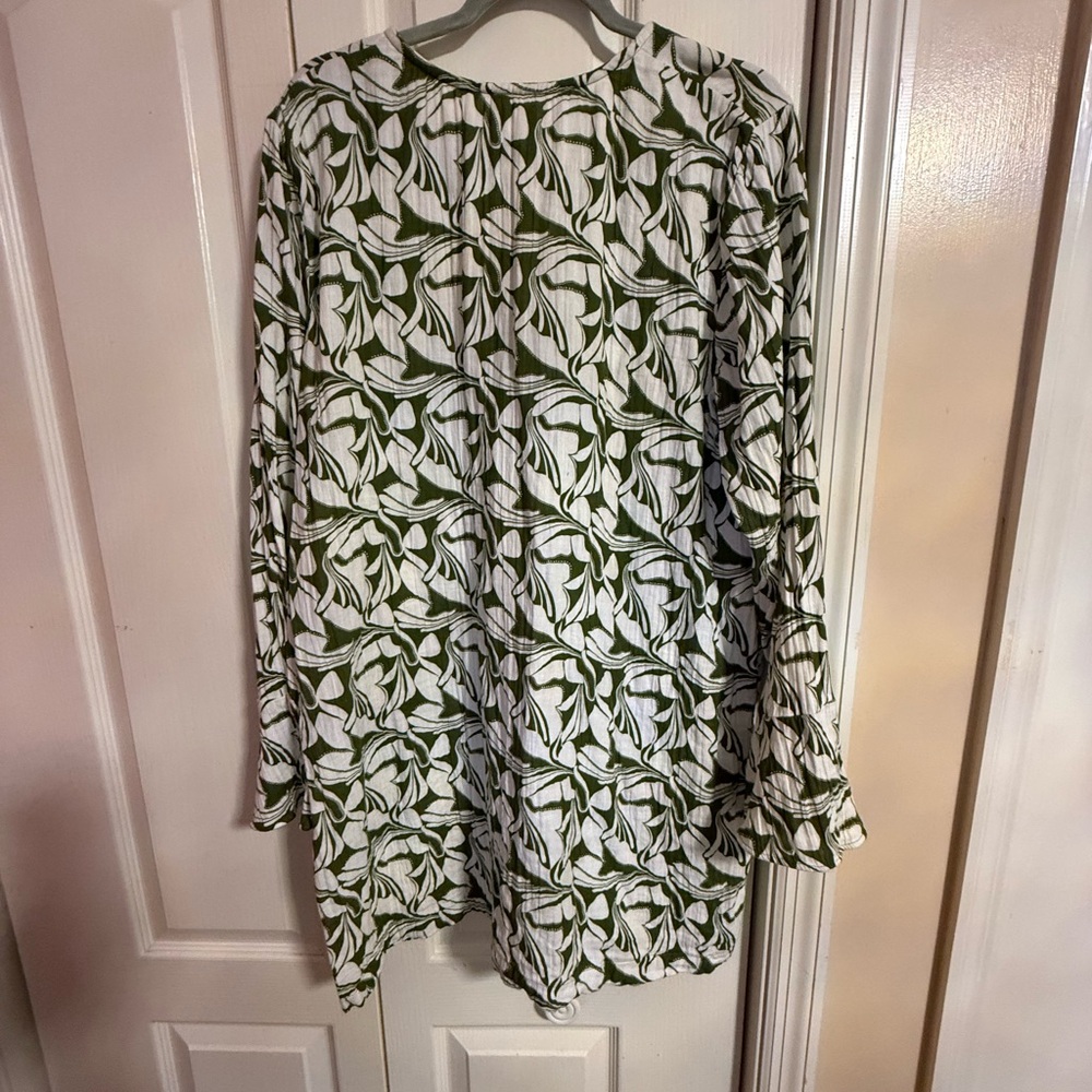 LOFT Beach Olive and White Leaf Pattern Top - Picture 4 of 5